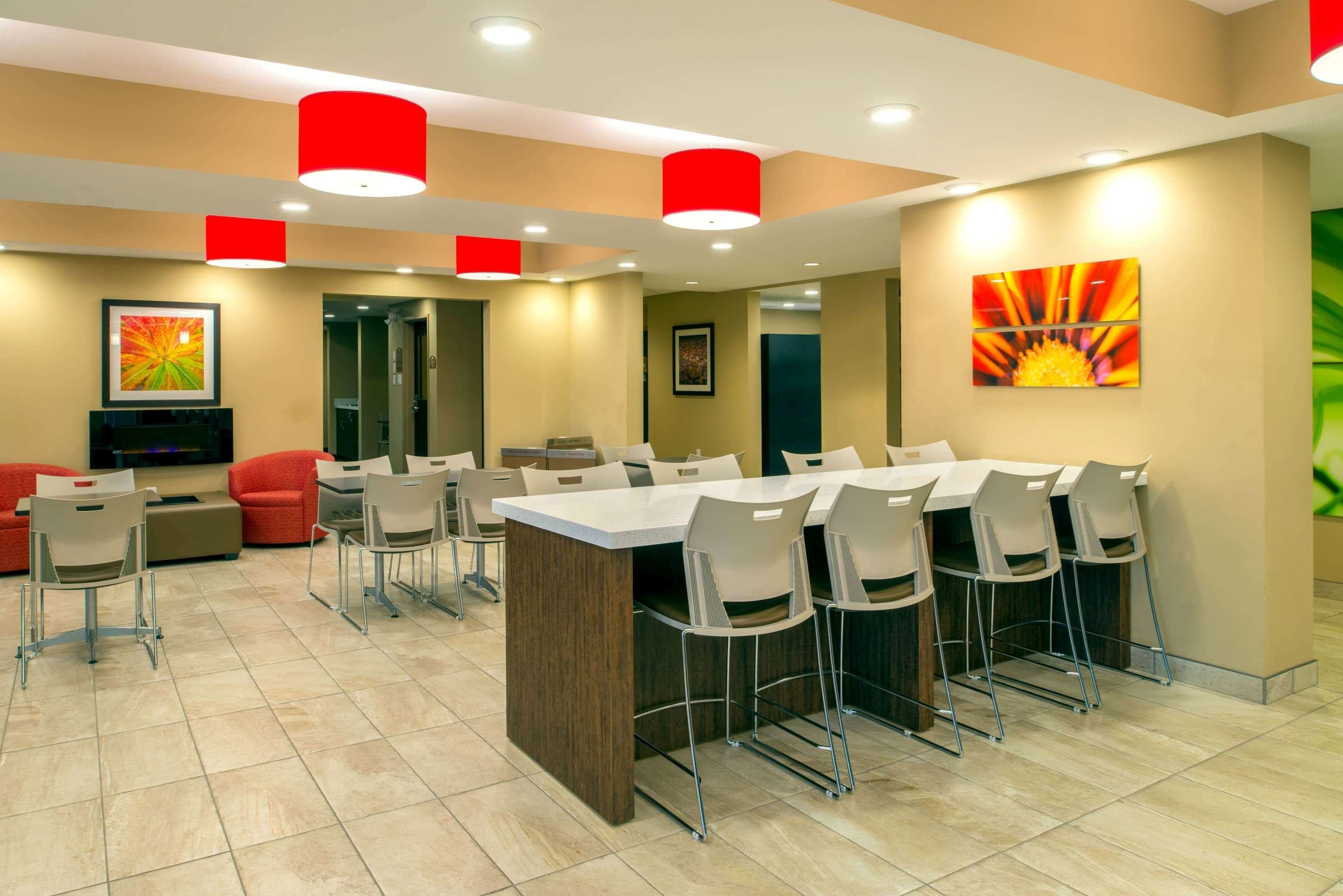 Microtel Inn & Suites By Wyndham Red Deer Exterior photo