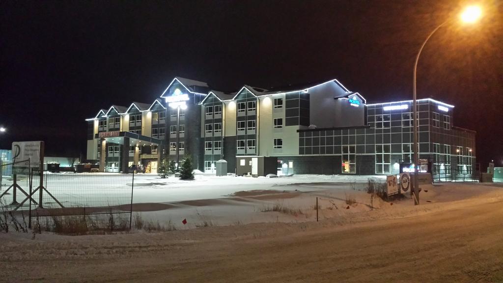 Microtel Inn & Suites By Wyndham Red Deer Exterior photo