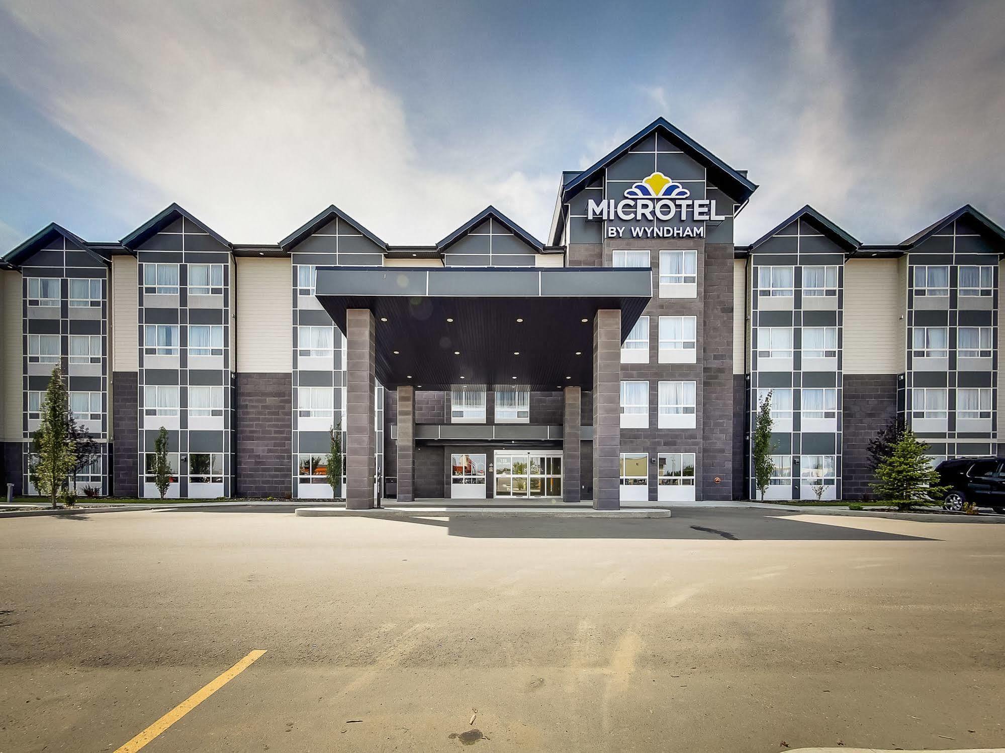 Microtel Inn & Suites By Wyndham Red Deer Exterior photo